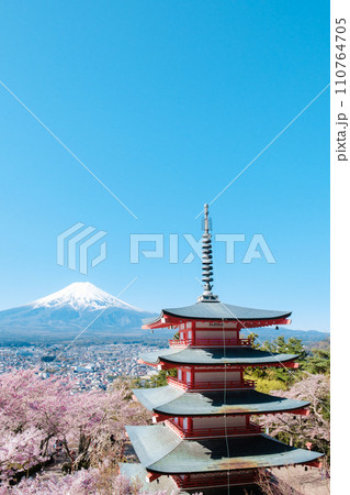 新倉山浅間公園（春） 110764705