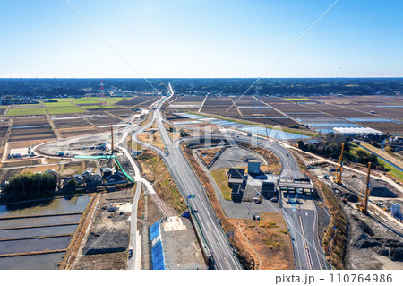 圏央道の4車線化工事 の神崎IC（千葉県神崎町） 110764986