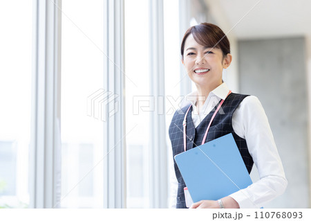 医療 医療事務員のポートレート 撮影協力:有明教育芸術短期大学 医療 医療事務員のポートレート 撮影協力:有明教育芸術短期大学 110768093