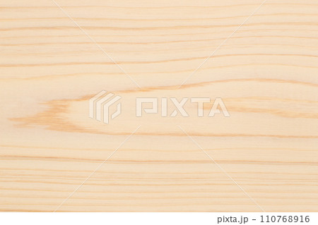 木目の背景素材　（国産ヒノキ板の木目） 110768916