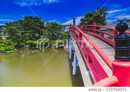 香川県丸亀市　中津万象園 110769972
