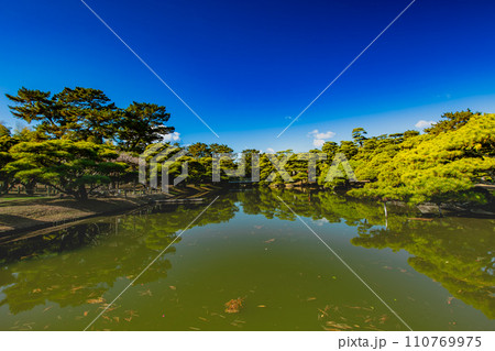 香川県丸亀市　中津万象園 110769975