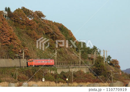 道南いさりび鉄道 キハ40 普通列車 国鉄首都圏色 タラコ色 道南いさりび鉄道 キハ40 普通列車 国鉄首都圏色 タラコ色 110770919