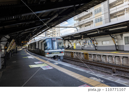 大阪市都島区／桜ノ宮駅のプラットホーム（2024年1月11日撮影） 110771107