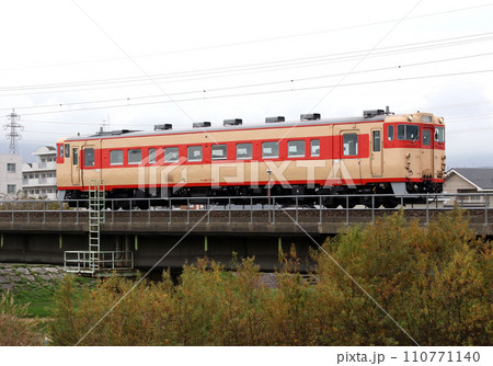 道南いさりび鉄道　キハ40　普通列車　国鉄急行色　国鉄色 110771140