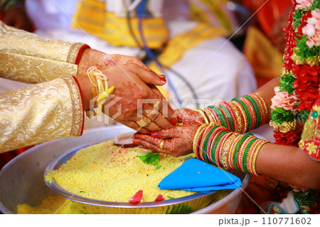 Prayer at Traditional Hindu wedding ceremony Prayer at Traditional Hindu wedding ceremony 110771602