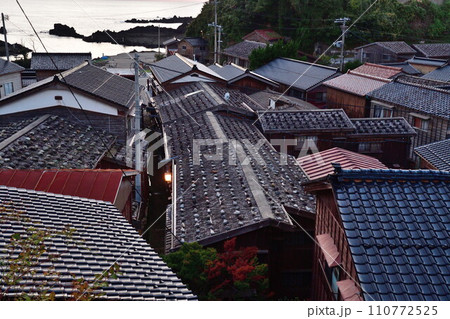 宿根木集落 高台からの眺め(新潟県) 宿根木集落 高台からの眺め(新潟県) 110772525