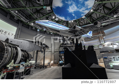 航空科学博物館の飛行機の模型 110772807