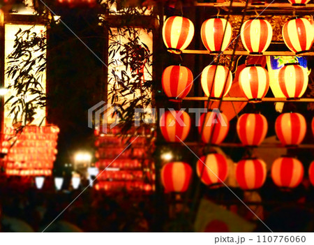 能登の七夕祭り：「日本遺産」珠洲のキリコ祭り 110776060