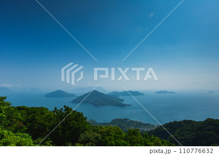 香川県内有数の紫陽花の名所　紫雲出山 110776632