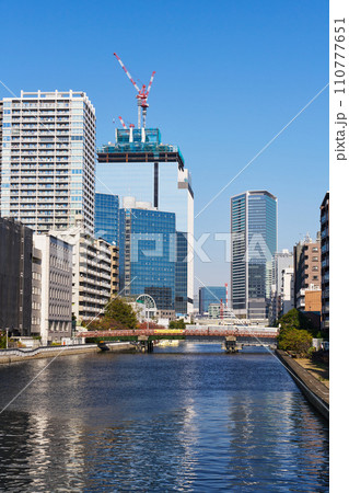 東京　芝浦　芝浦運河の風景 110777651