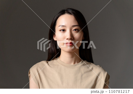 ビューティーイメージ 若い女性のポートレート ビューティーイメージ 若い女性のポートレート 110781217