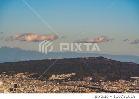 （静岡県）静岡市の街並み・日本平方面 110781618