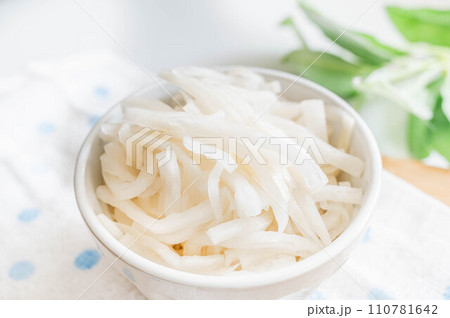 大根の浅漬け 110781642