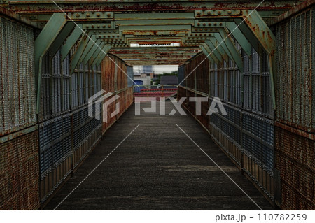 三鷹跨線人道橋 110782259