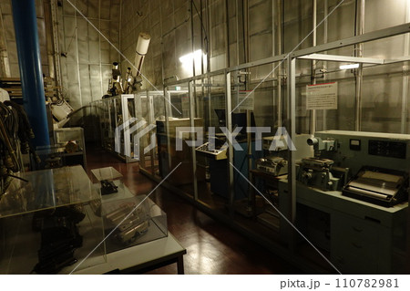 天文機器資料館　自動光電子午環 110782981