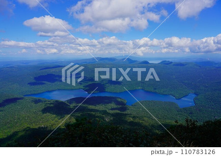 雄阿寒岳山頂からのペンケトー 雄阿寒岳山頂からのペンケトー 110783126