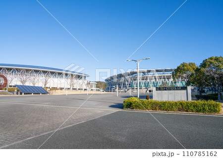 袋井市の小笠山総合運動公園 エコパアリーナの入り口(静岡県) 袋井市の小笠山総合運動公園 エコパアリーナの入り口(静岡県) 110785162