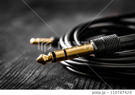 audio cable with Jack connectors 110787429