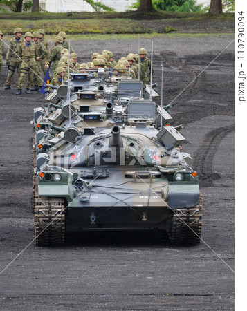 退役前の陸上自衛隊74式戦車 110790094