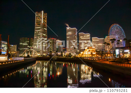 神奈川　横浜港の夜景　　 110793281