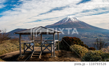 山梨百名山 竜ヶ岳からの富士の絶景 山梨百名山 竜ヶ岳からの富士の絶景 110793526