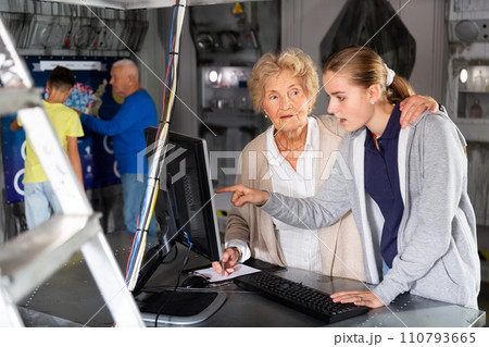 Grandparents and kids in escape room Grandparents and kids in escape room 110793665