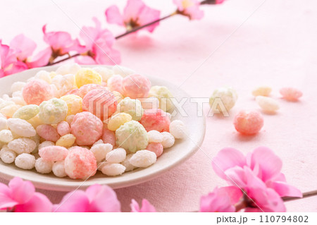 雛あられ　雛祭りの食べ物 110794802