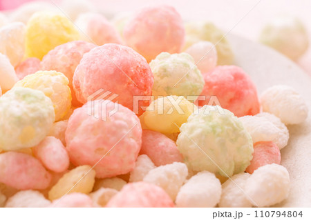 雛あられ　雛祭りの食べ物 110794804