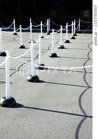 イベント会場の行列整理ポール イベント会場の行列整理ポール 110795007