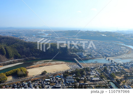 岩国城からの景色(錦帯橋、錦川、岩国基地方面) 岩国城からの景色(錦帯橋、錦川、岩国基地方面) 110797066