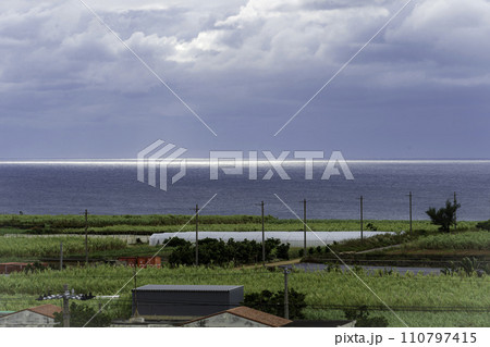 牧山展望台から見るのどかな風景 110797415