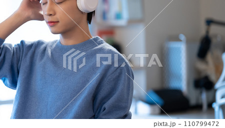 メンズポートレート 110799472