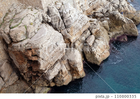 Pictorial blue Adriatic sea in Dubrovnik, Croatia 110800335
