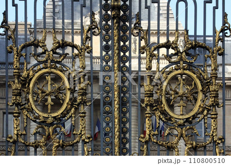 Detail of the golden gate at the justice palace in Paris Detail of the golden gate at the justice palace in Paris 110800510