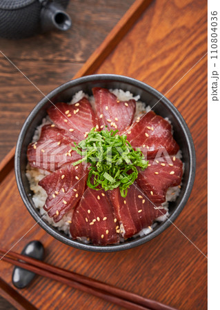 本まぐろの漬丼 本まぐろの漬丼 110804036