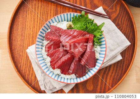本まぐろの漬丼 本まぐろの漬丼 110804053