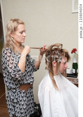 Hair styling Hair styling 110804054