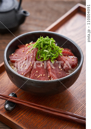 本まぐろの漬丼 本まぐろの漬丼 110804091
