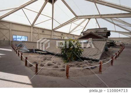 土石流で破壊・埋没した屋根（土石流被災家屋保存公園） 110804713