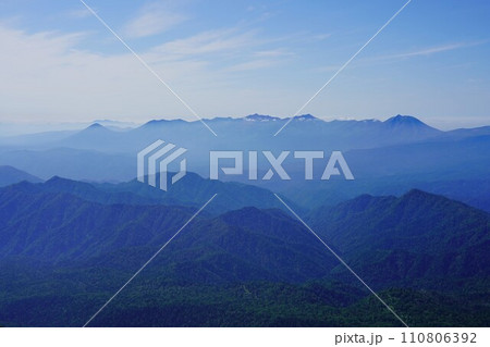 ニぺソツ山頂上からの十勝岳連峰 ニぺソツ山頂上からの十勝岳連峰 110806392