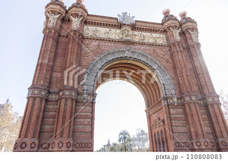 The Arc de Triomphe. Monument located at the confluence between Paseo de Lluis Companys, Paseo de San Juan and Ronda de San Pedro, in the city of Barcelona. BARCELONA, SPAIN - JANUARY. 21, 2024. The Arc de Triomphe. Monument located at the confluence between Paseo de Lluis Companys, Paseo de San Juan and Ronda de San Pedro, in the city of Barcelona. BARCELONA, SPAIN - JANUARY. 21, 2024. 110808083