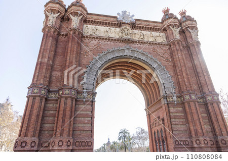 The Arc de Triomphe. Monument located at the confluence between Paseo de Lluis Companys, Paseo de San Juan and Ronda de San Pedro, in the city of Barcelona. BARCELONA, SPAIN - JANUARY. 21, 2024. The Arc de Triomphe. Monument located at the confluence between Paseo de Lluis Companys, Paseo de San Juan and Ronda de San Pedro, in the city of Barcelona. BARCELONA, SPAIN - JANUARY. 21, 2024. 110808084