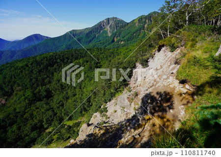 登山道展望地からのニぺソツ山・丸山 登山道展望地からのニぺソツ山・丸山 110811740