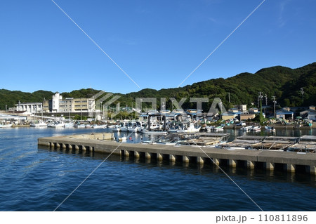 晴天の菅島の風景　三重 110811896