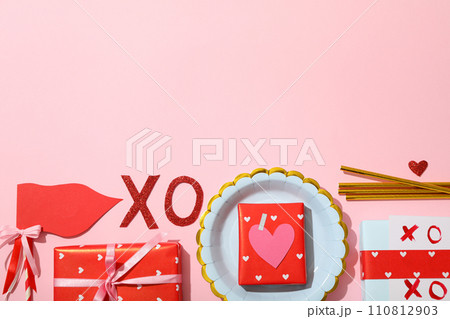 Festive accessories for the party, for Valentine's Day 110812903