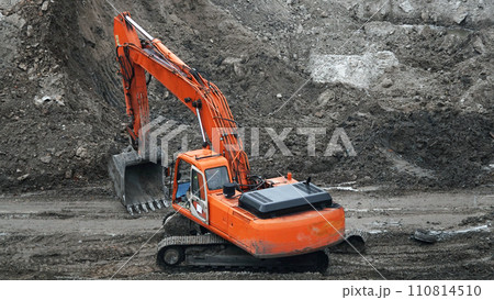 Kiev, Ukraine March 13, 2019: Workers repair equipment on the construction of the zero cycle foundation of the entertainment center 110814510