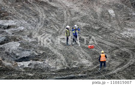 Kiev, Ukraine March 13, 2019:  Workers - zero-cycle construction of the foundation of an entertainment center 110815007