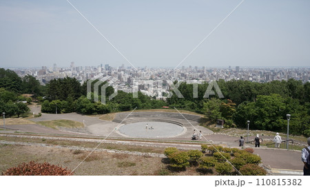 北海道札幌の街並みを見ることができる旭山記念公園 北海道札幌の街並みを見ることができる旭山記念公園 110815382