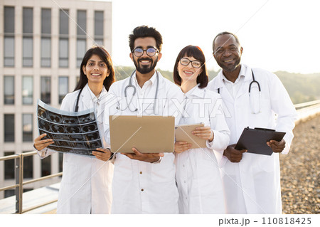 Concept of technology,good treatment and medicine. Concept of technology,good treatment and medicine. 110818425